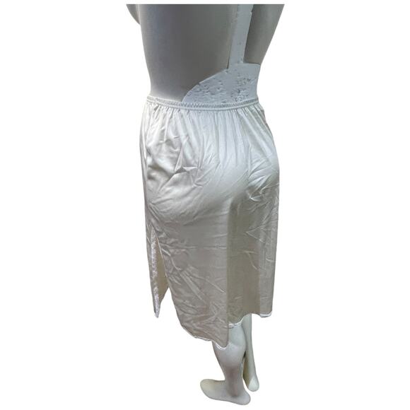 Vintage 90s Nylon Half Slip - Cream Antron III Lace Trim Skirt - Picture 13 of 14